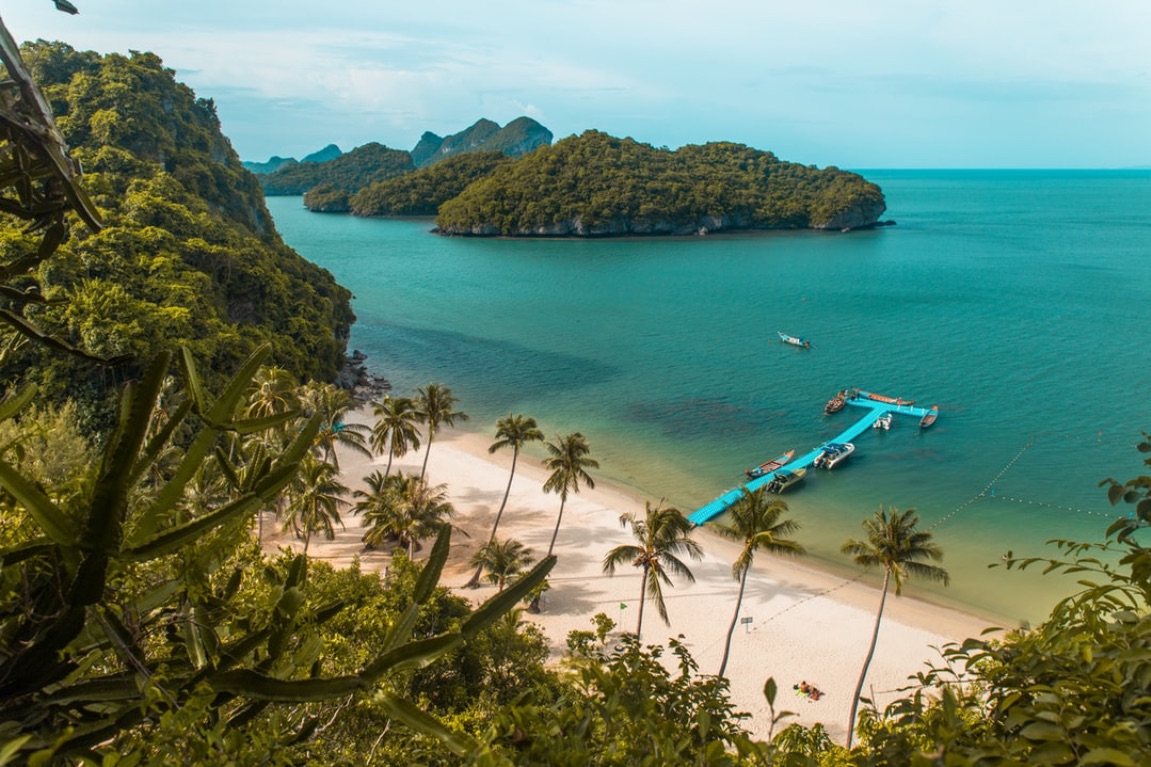 Go to the Mu Ko Ang national park