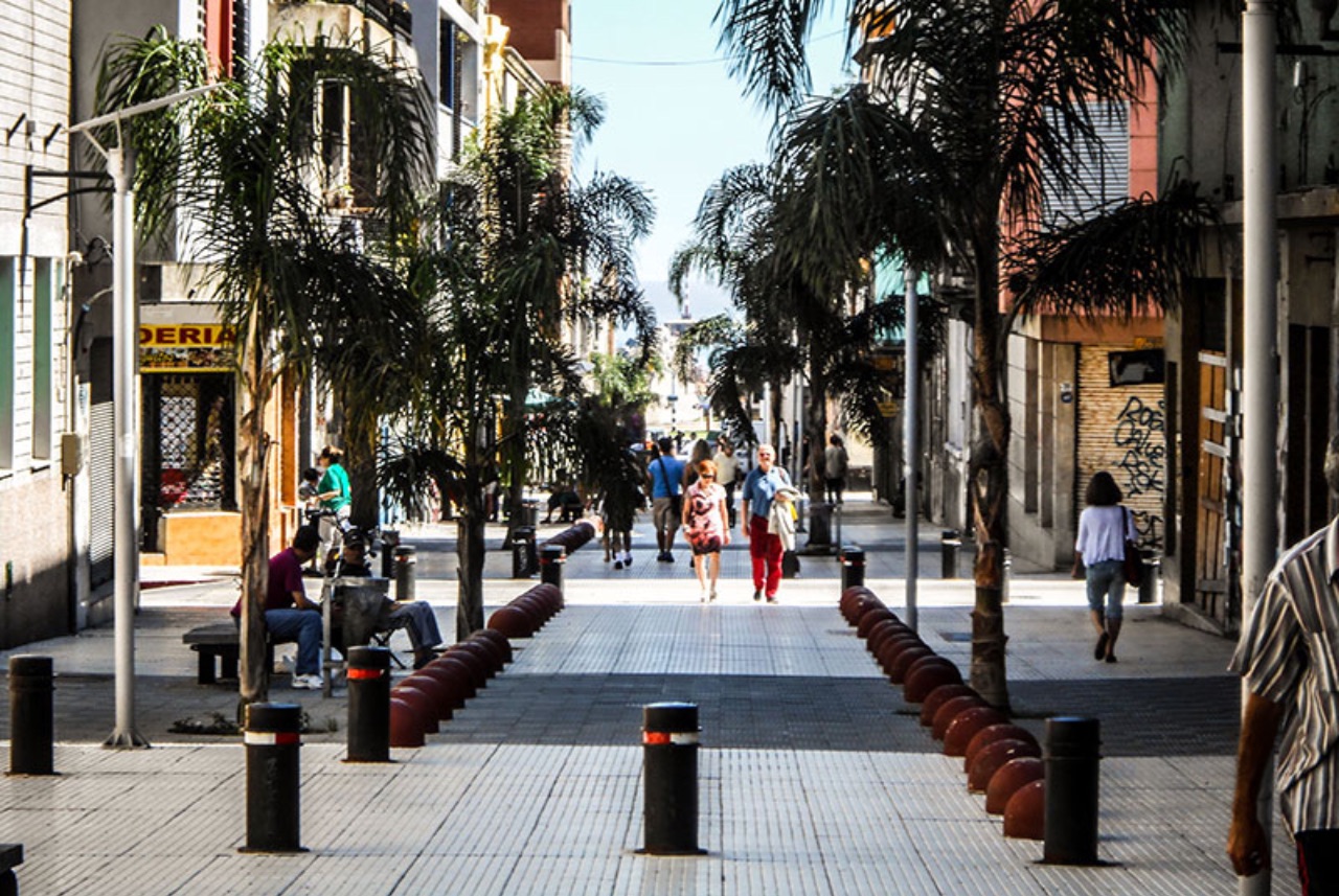Walk on Montevideo Old City