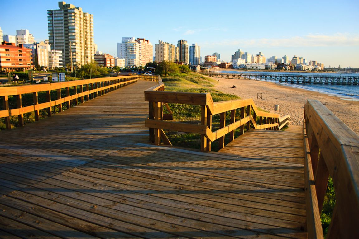 Walk along the Playa Mansa