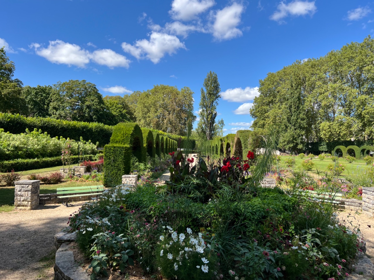 Visit Jardin des Prés Fichaux