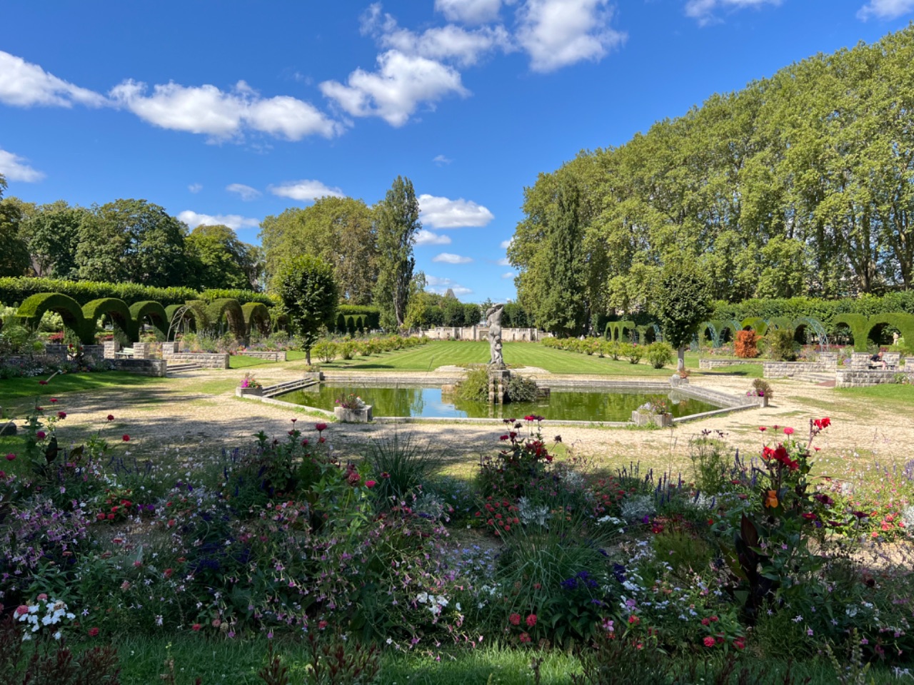 Visit Jardin des Prés Fichaux