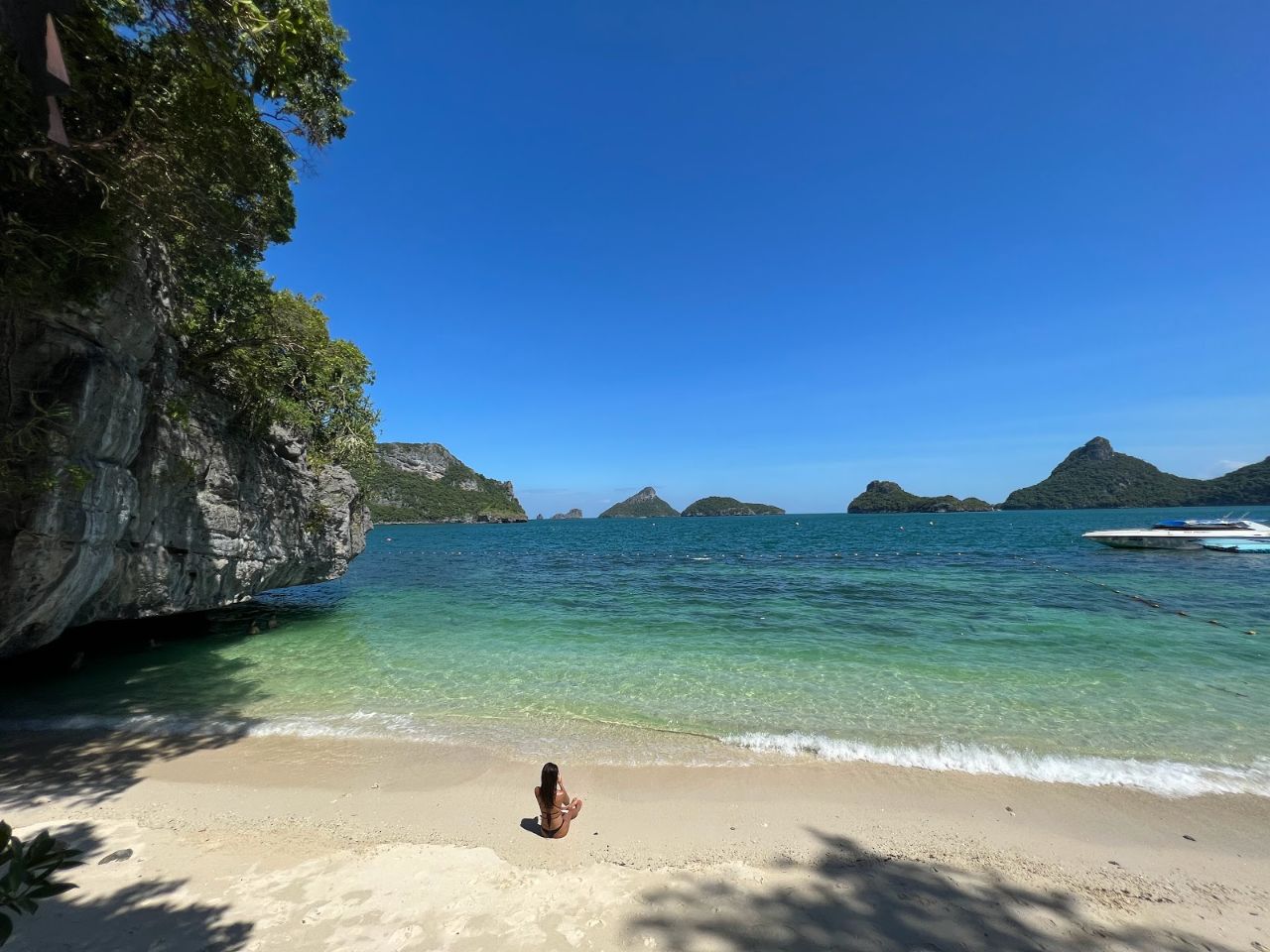 Go to the Mu Ko Ang national park