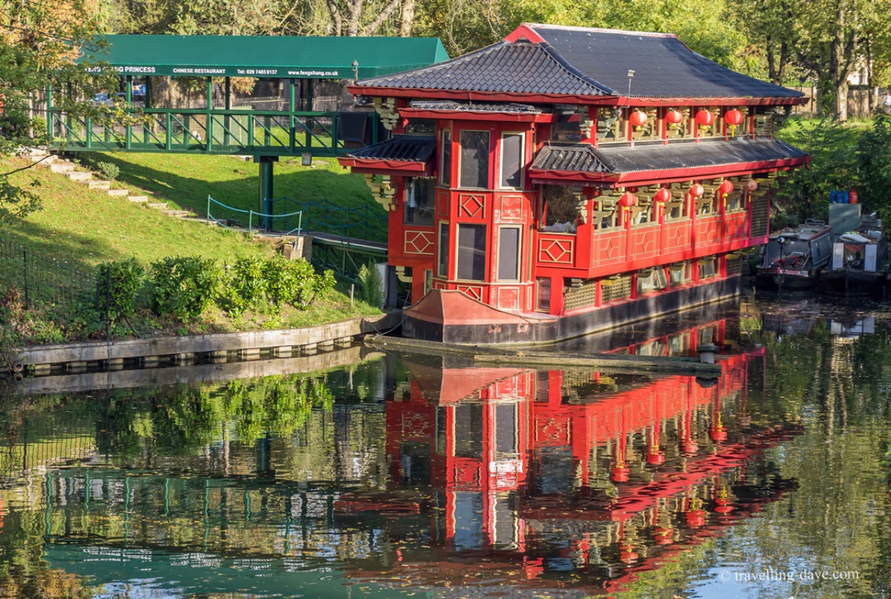 Walk along Regent's Canal
