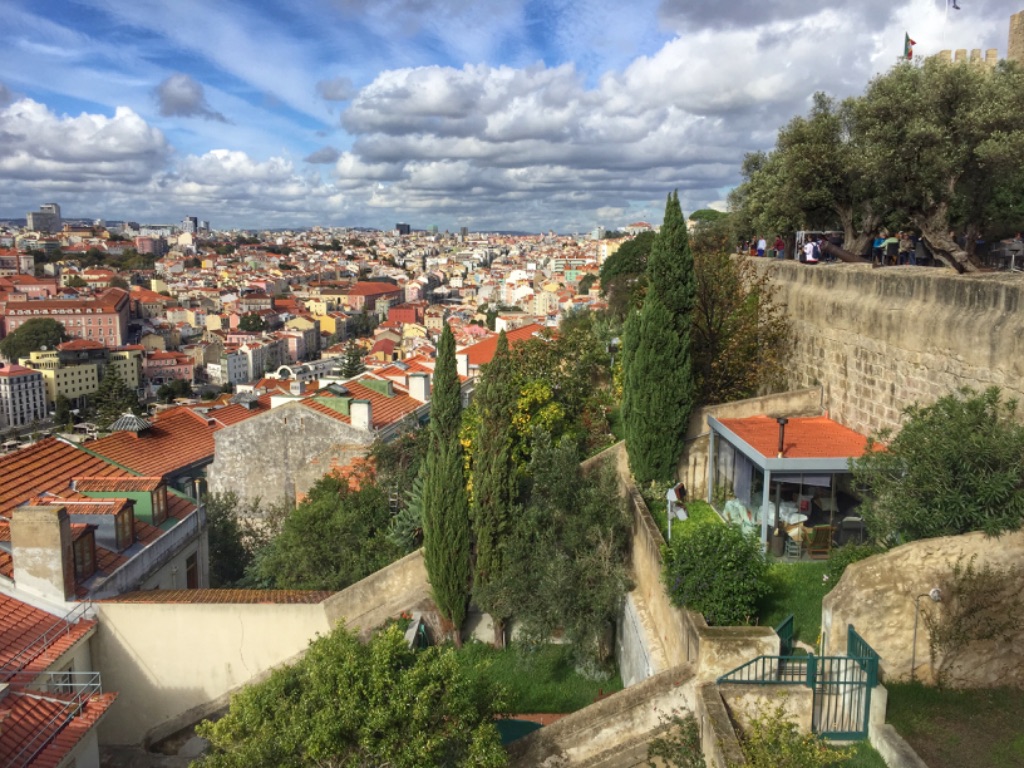Visit the Castelo