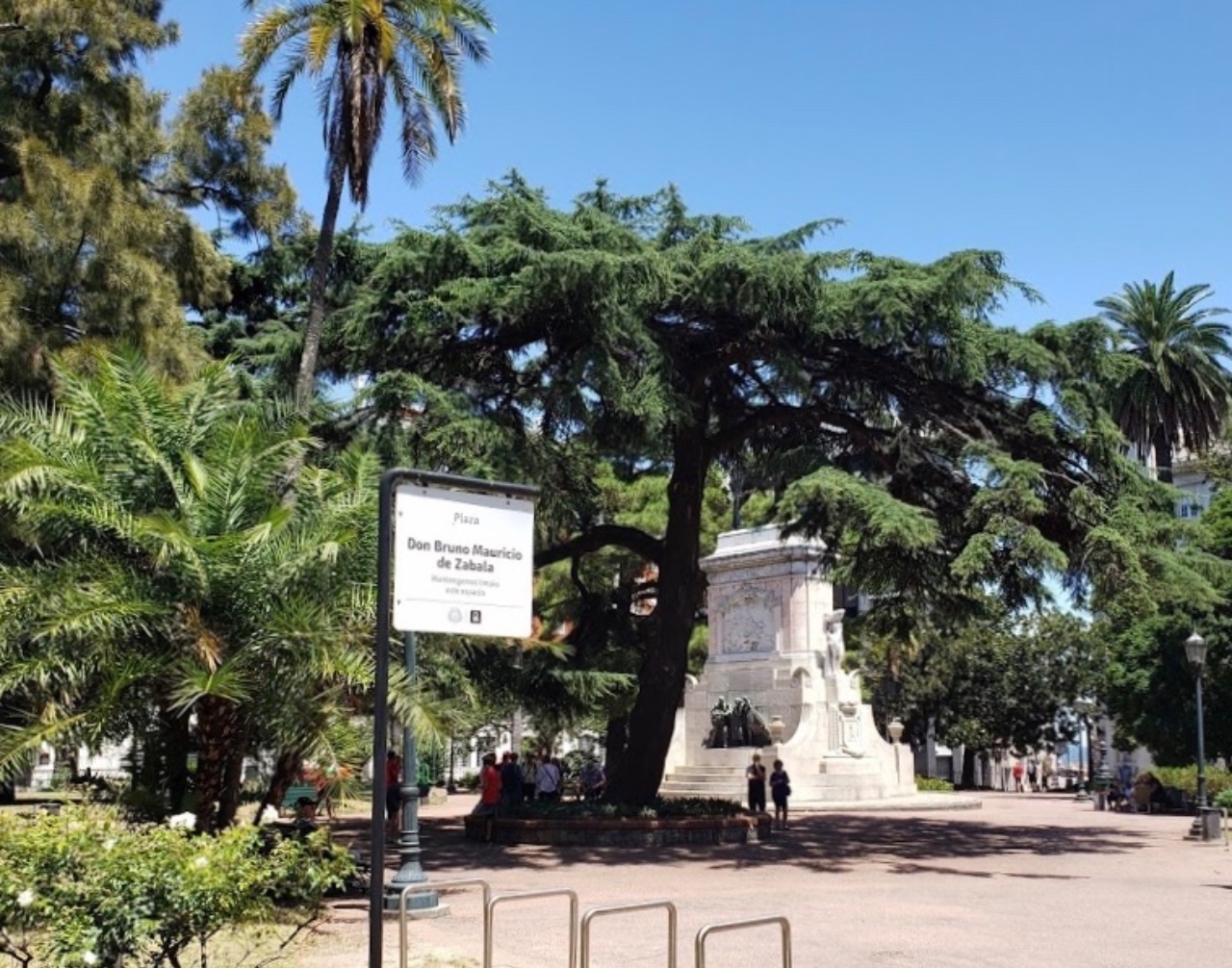 Walk on Montevideo Old City
