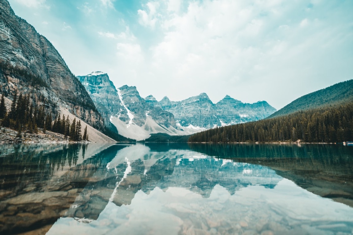 Walk around Moraine Lake
