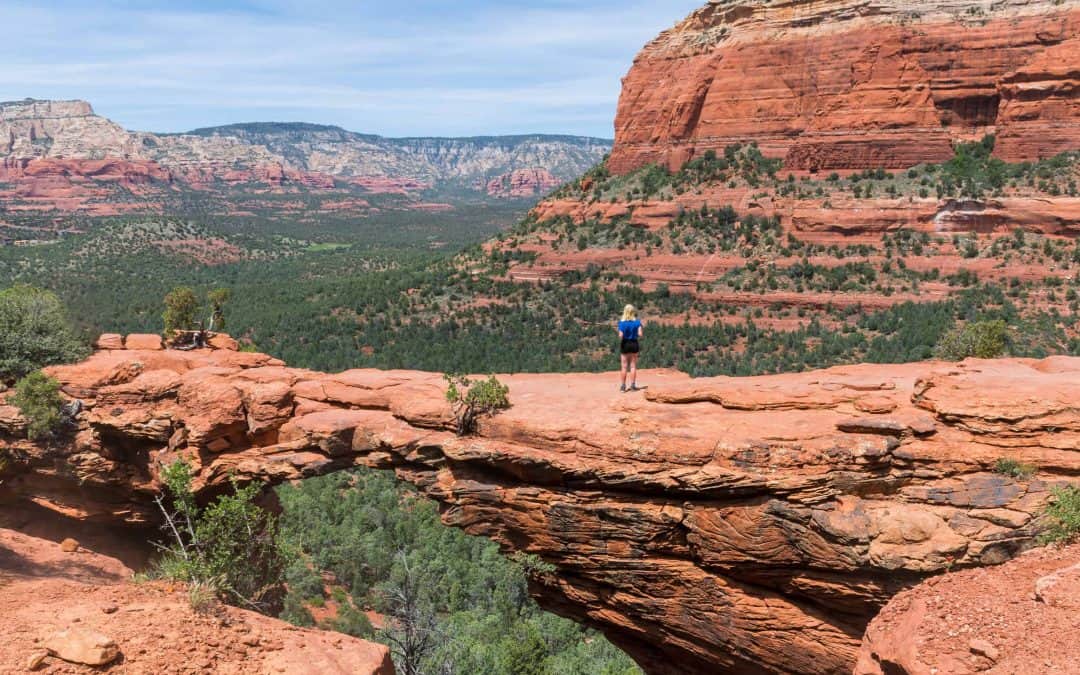 Hiken naar Devil’s Bridge in Sedona, Amerika