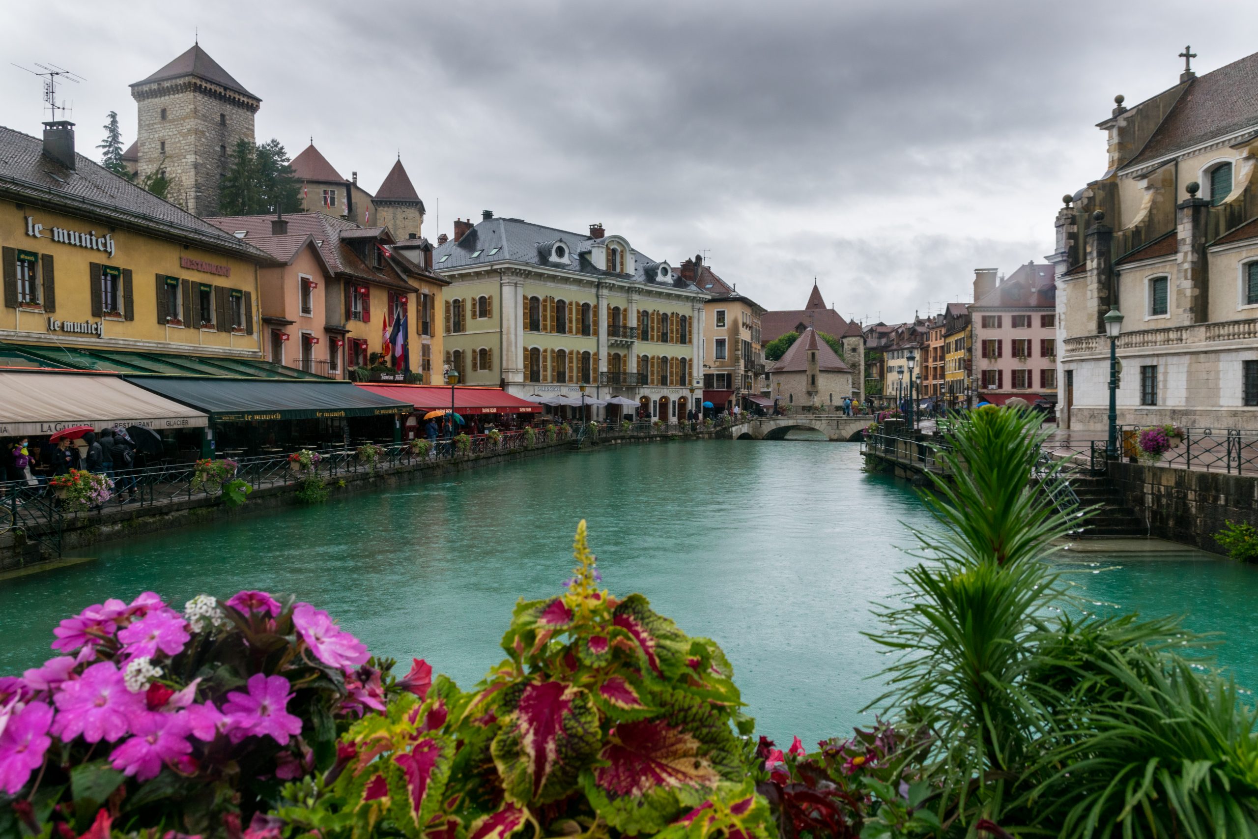 Wat te doen bij het meer van Annecy in Frankrijk? Bezoek de stad 