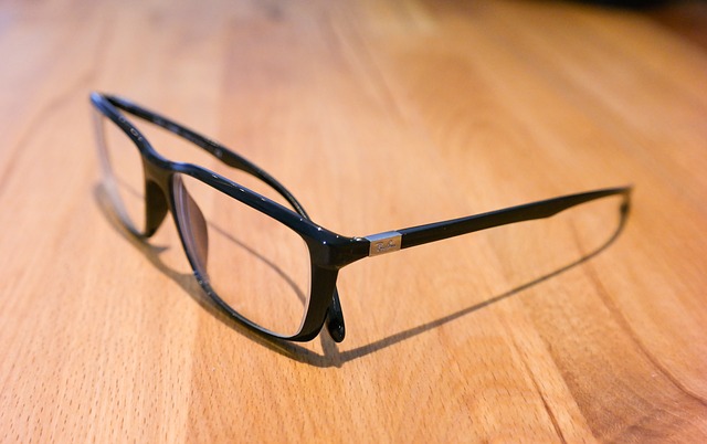 glasses-543117_640.jpg