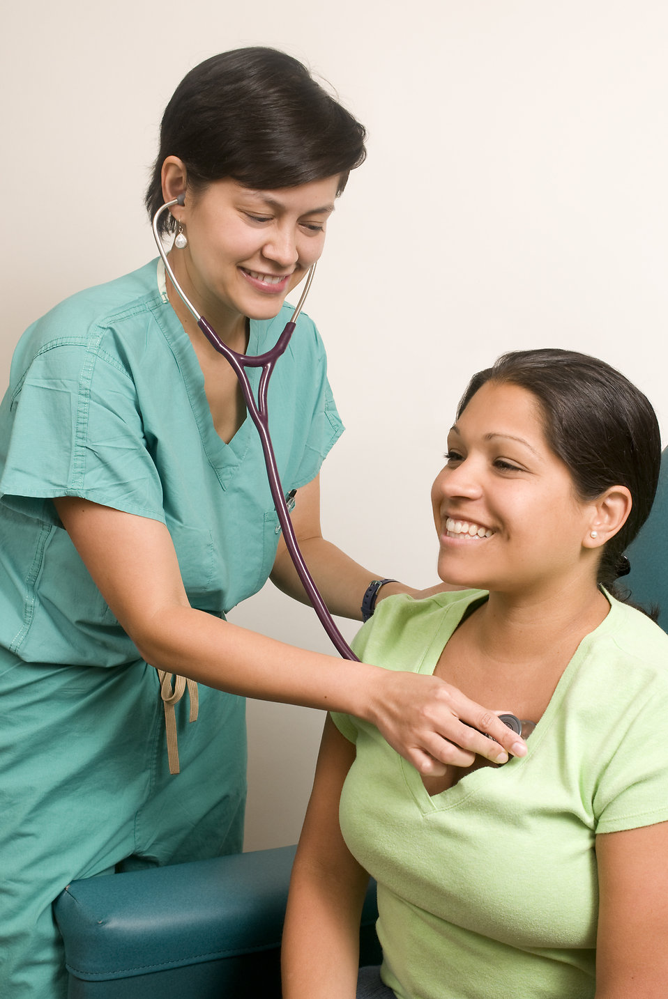 16288-a-female-doctor-examining-a-patient-pv.jpg