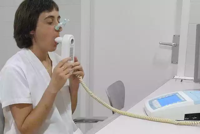 Person doing a Spirometry Test