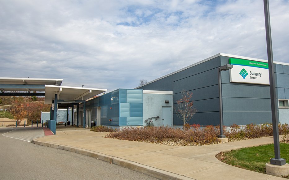 AHN Surgery Center Entrance