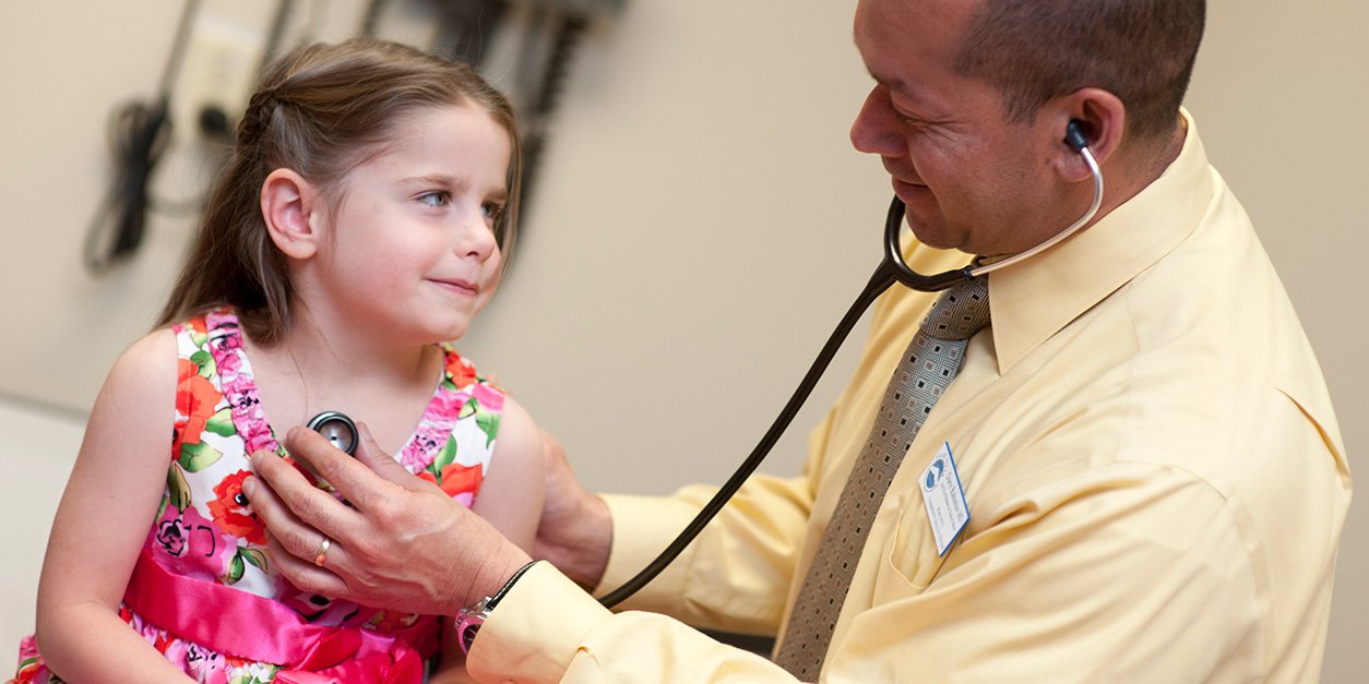 WEB-4_Blog_Choosing_Pediatrician_-_Blog_Image.jpeg (WEB-4_Blog_Choosing_Pediatrician_-_Blog_Image.webp)