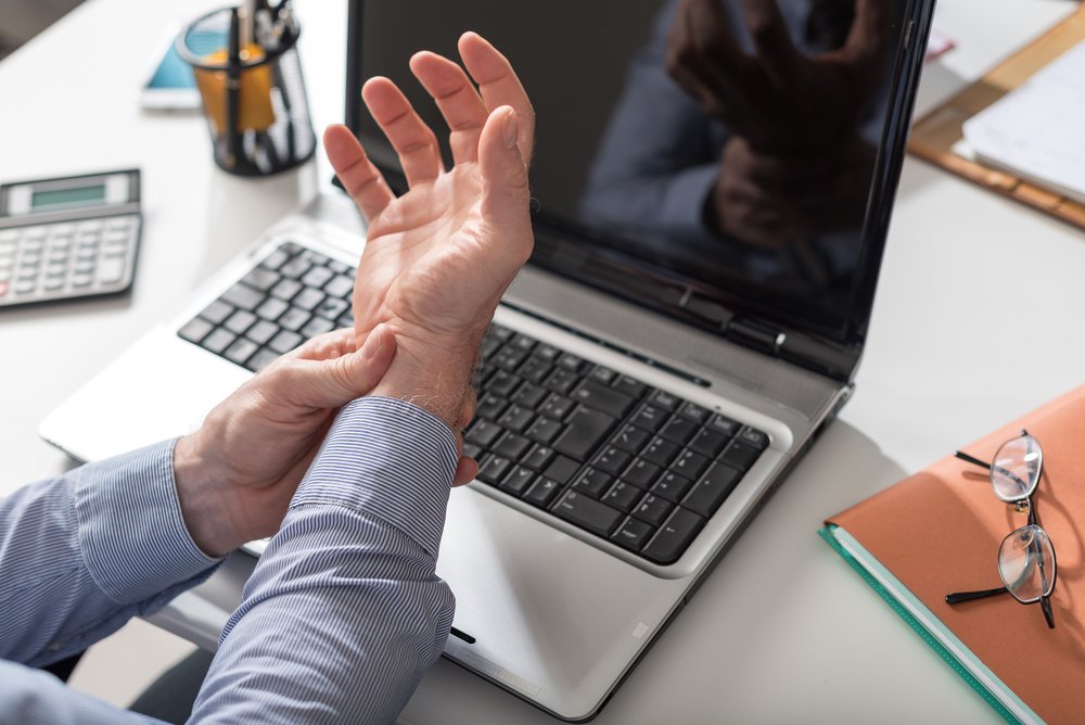 Carpal tunnel syndrome – causes, symptoms, and treatment