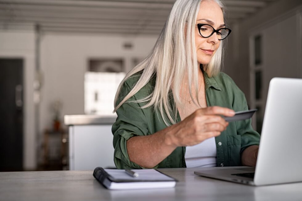 Woman-with-credit-card-for-carecredit-post-smaller-980x653_CBNgFcL.jpeg