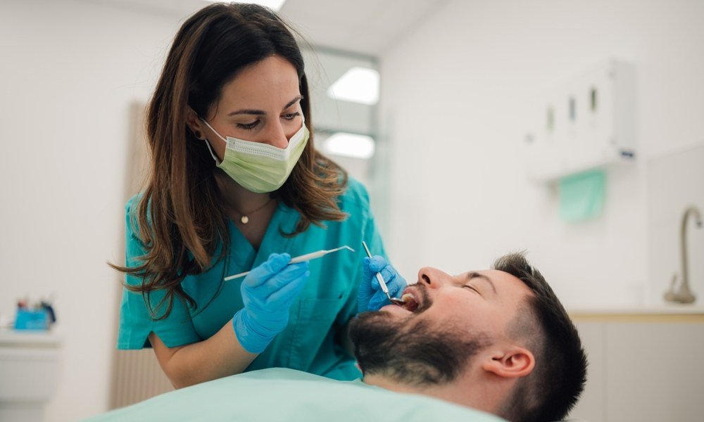 gingivitis-vs-periodontitis.jpeg