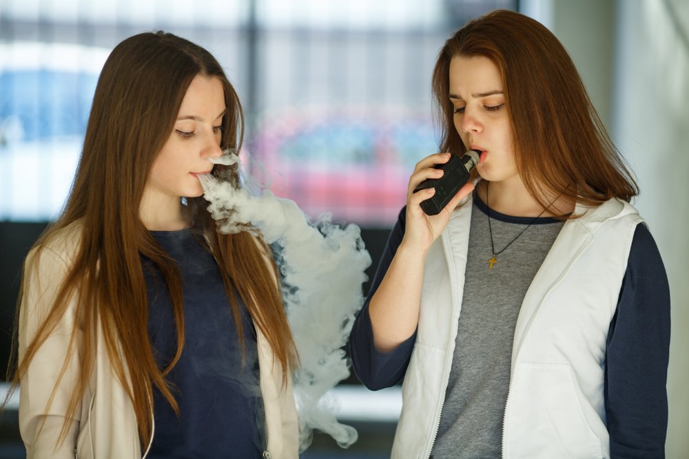 teenagersvaping.jpeg (image_axDcfHy.webp)