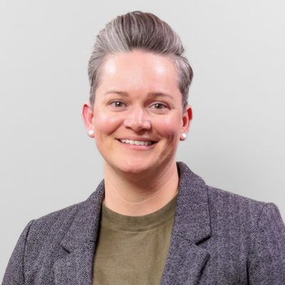 Beck Hansom, headshot