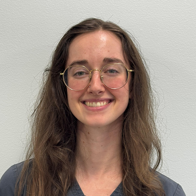 Keely H, headshot