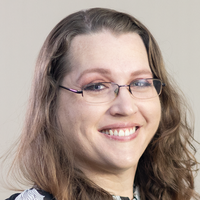 Krystlynn Grundtner, headshot