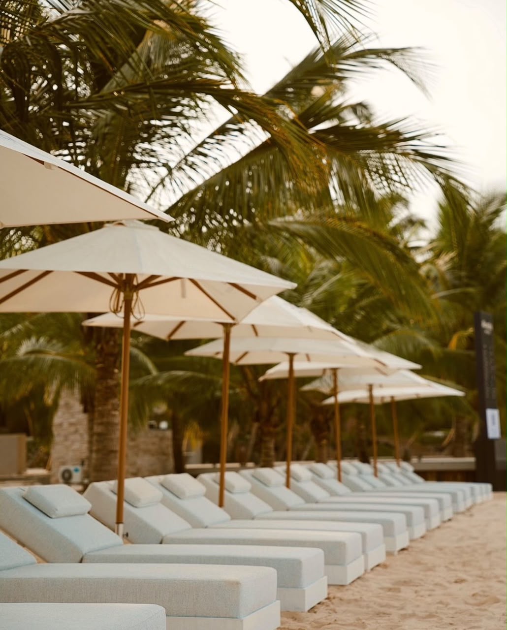 BOULAY BEACH RESSORT  (BBr)