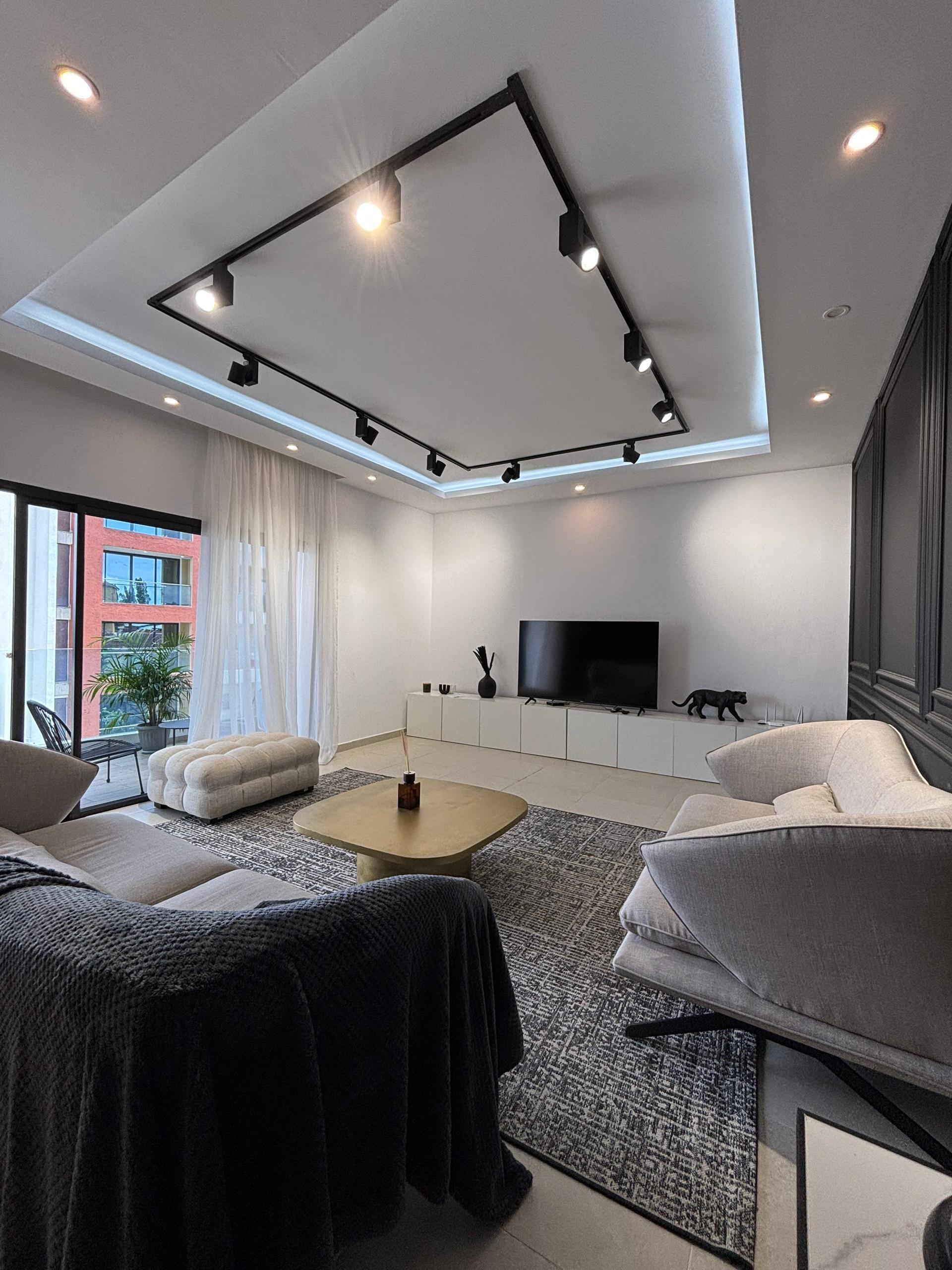 APPARTEMENT OFFWHHITE