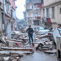 EN DIRECT  Séisme en Turquie et en Syrie: le bilan dépasse désormais les 12.000 morts 