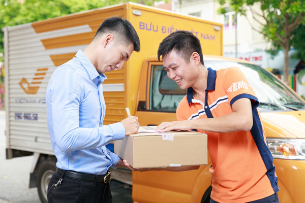 Logistics thương mại điện tử đối mặt với nhiều thách thức