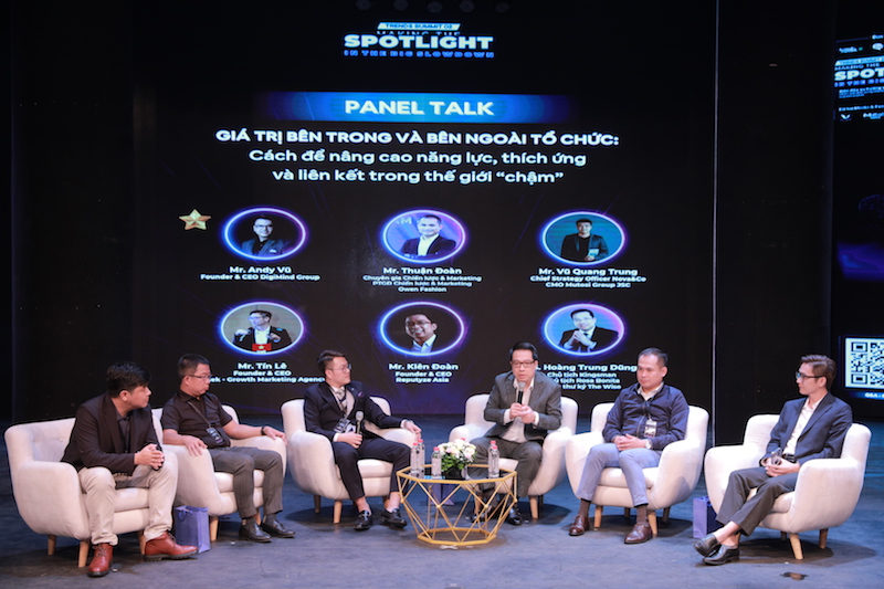 Panel Talk của Trends Summit #02 là nơi thảo luận của các chuyên gia trong lĩnh vực quản trị kinh doanh, tiếp thị ở cả khía cạnh Agency và Doanh nghiệp và tổ chức giáo dục.