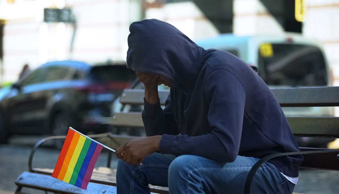 LGBTQ+ cũng là con người và họ cần sự cảm thông để hòa nhập trong công sở, không phải sự coi thường và xa lánh. LGBTQ+ cũng là con người và họ cần sự cảm thông để hòa nhập trong công sở, không phải sự coi thường và xa lánh.