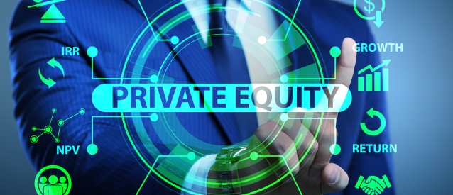 Private Equity (PE) là một loại hình đầu tư thay thế, bao gồm vốn không được niêm yết trên sàn giao dịch các công ty đại chúng.