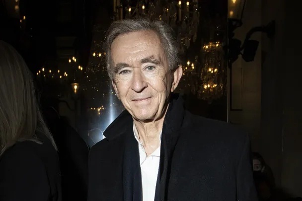 Bernard Arnault (73 tuổi).