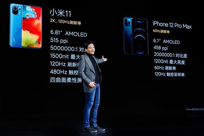 CEO Lei Jun trong một buổi phát hành điện thoại di động dòng Mi 11 cao cấp.