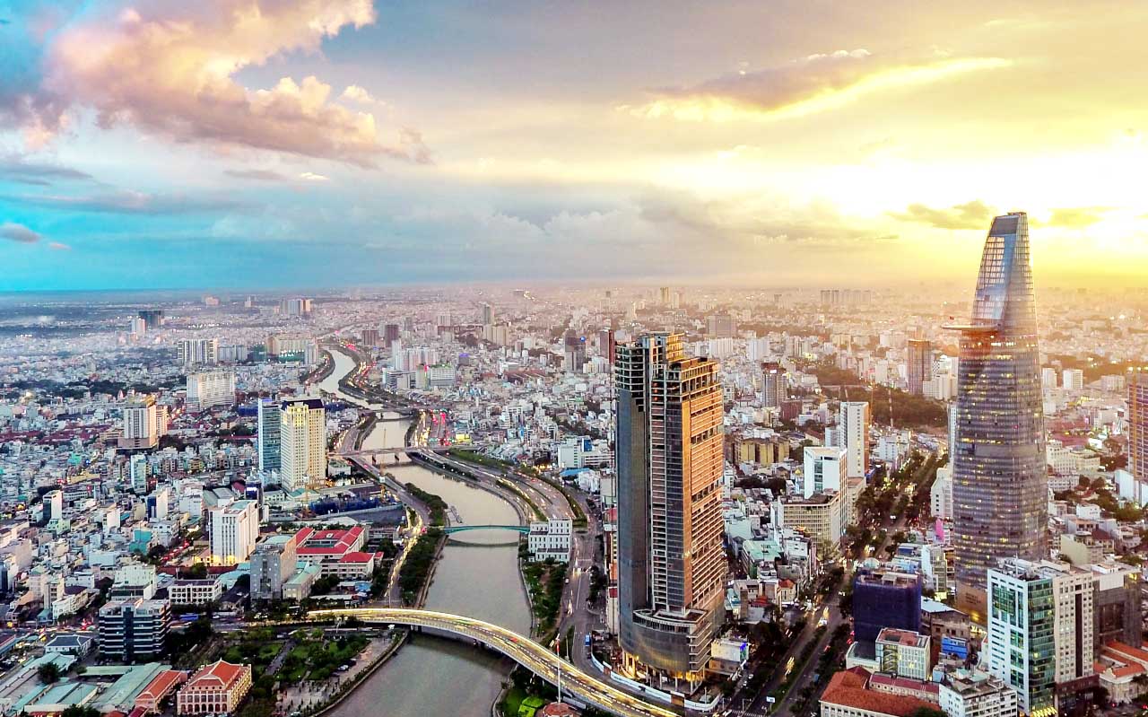 Năm 2022, Việt Nam sẽ có nhiều cải thiện cả về động lực và kết quả phục hồi, phát triển kinh tế so với năm 2021.