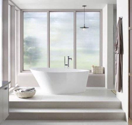 Ánh sáng luôn là một yếu tố được cân nhắc kỹ lưỡng khi thiết kế những căn phòng tắm mang phong cách Bắc Âu.