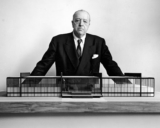 Chân dung ông Ludwig Mies van der Rohe.