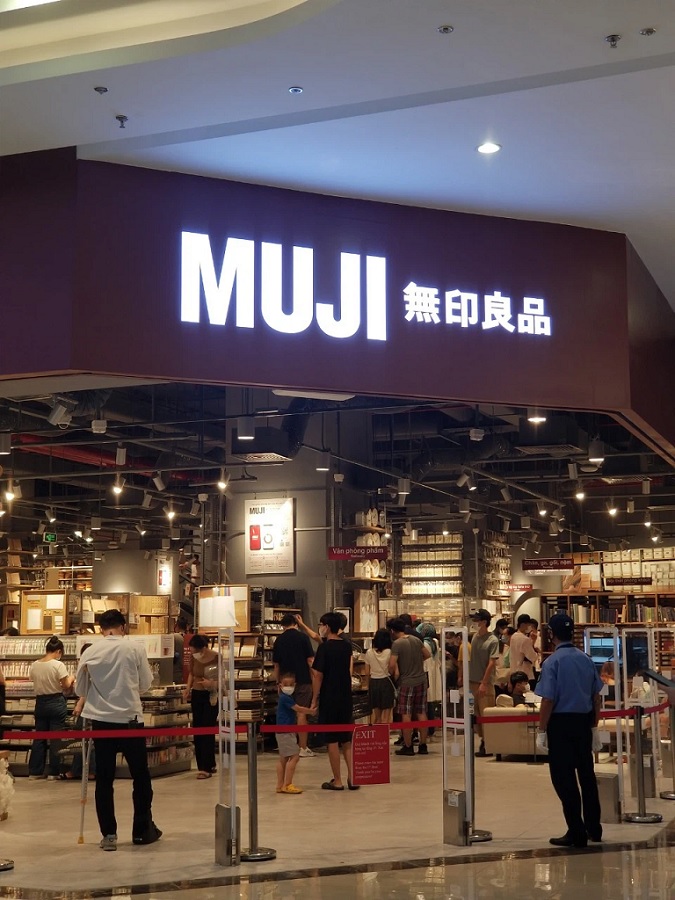 Uniqlo công bố khai trương cửa hàng thứ 10 tại trung tâm thương mại Aeon  Mall Bình Tân