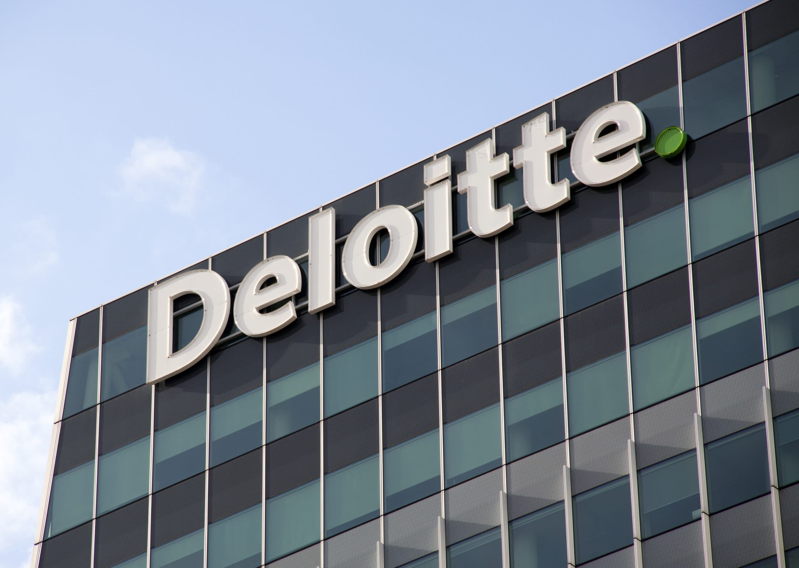 Deloitte.com là một trong những tổ chức “Big Four” thuộc lĩnh vực kế toán và mạng lưới dịch vụ chuyên nghiệp lớn nhất trên thế giới.