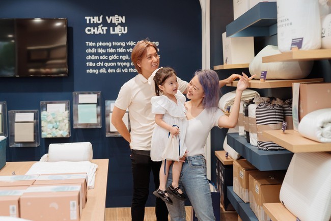 Cô gái bán nệm bị cả Shark Phú, Shark Linh chê năm nào mở Flagship Showroom đầu tiên, số nhân viên tăng 17 lần