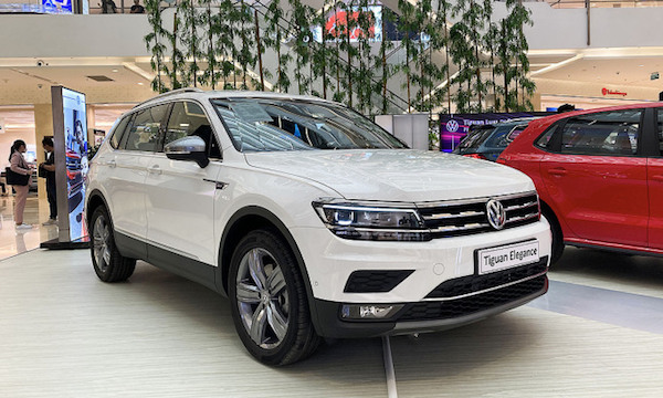 Dòng xe điện VW Tiguan Elegance trưng bày tại một trung tâm thương mại ở Quận 1, Thành phố Hồ Chí Minh (Ảnh: VnExpress).