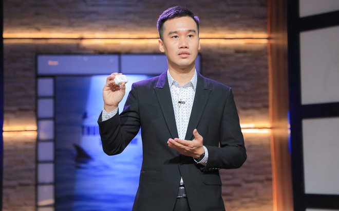 Anh Nguyễn Quang - nhà sáng lập iCare gọi vốn ở Shark Tank.