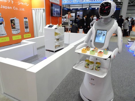 Nhật Bản áp dụng robot vào cửa hàng thực phẩm thay thế cho con người.