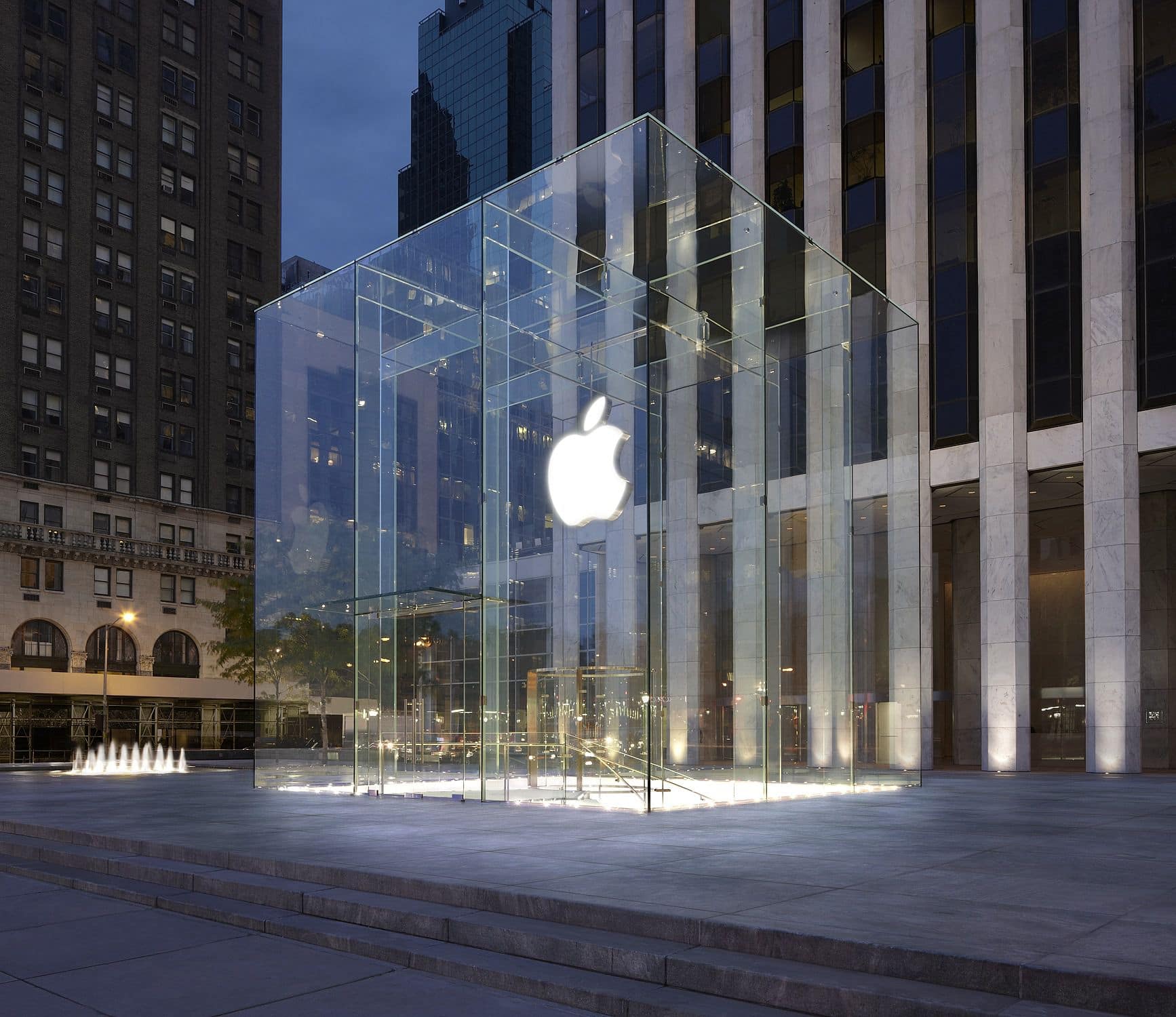 Dù vậy, ông Benioff cho biết ước mơ cuối cùng của bản thân vào thời điểm đó là được làm việc cho Apple.