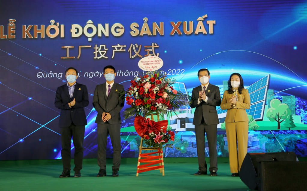 Công ty TNHH Công nghiệp Jinko Solar Việt Nam tổ chức lễ khởi động sản xuất.