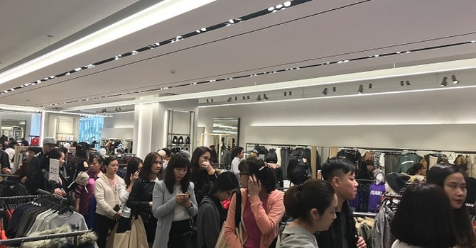 “Fast fashion “ xu thế đang tác động tiêu cực đến cuộc sống.