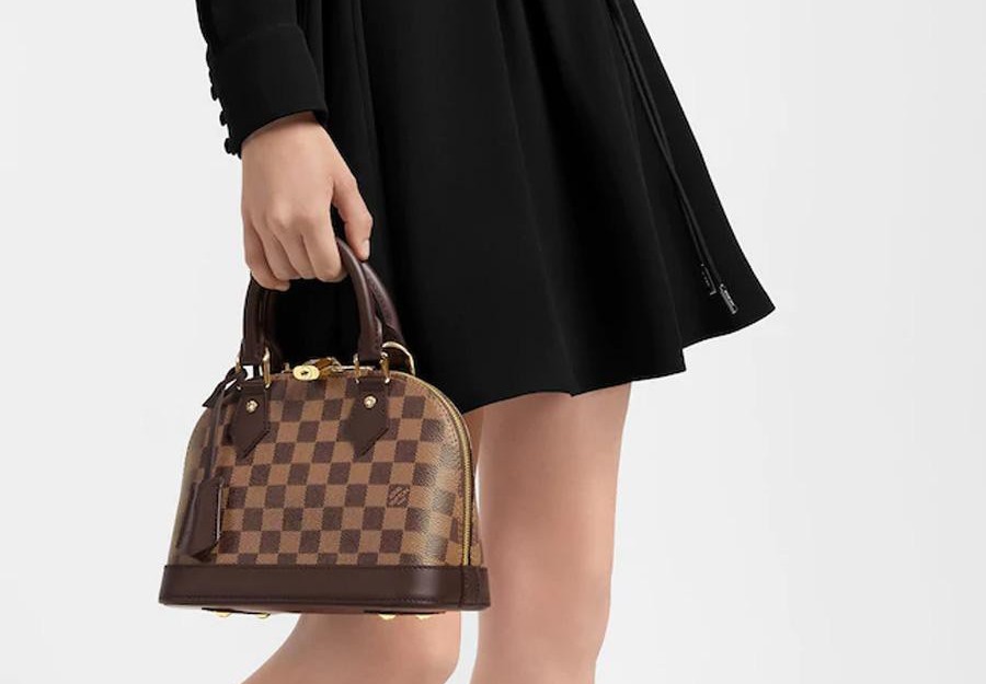 Mẫu túi Alma của Louis Vuitton là một trong những sản phẩm bán chạy nhất.