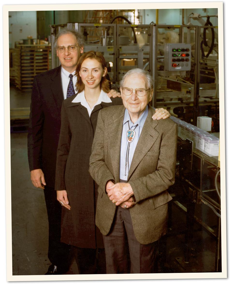 Joseph Kanfer, Marcella Kanfer Rolnick, Jerry Lippman (từ trái sang phải).