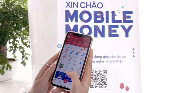 Các nhà mạng viễn thông gồm: VNPT, Mobifone và Viettel triển khai thí điểm dịch vụ Mobile Money.