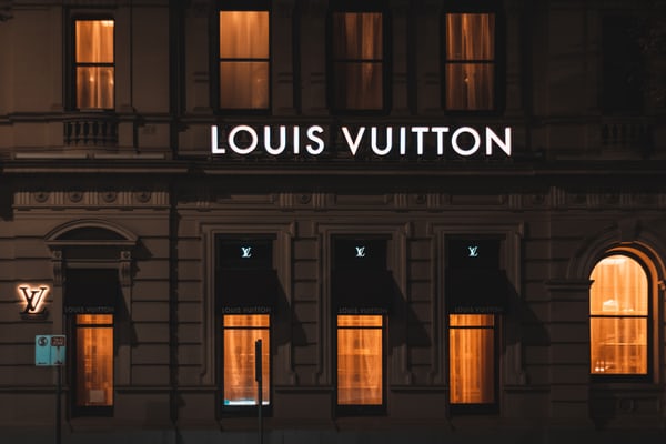 Giải mã 3 bí quyết khiến  mọi thế hệ từ millennials tới gen Z đều phát cuồng Louis Vuitton