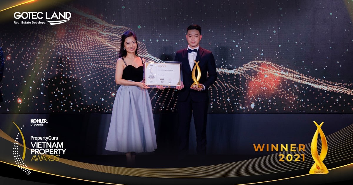 Đại diện Gotec Land nhận giải Special Recognition in CSR năm 2021. Đại diện Gotec Land nhận giải Special Recognition in CSR năm 2021.